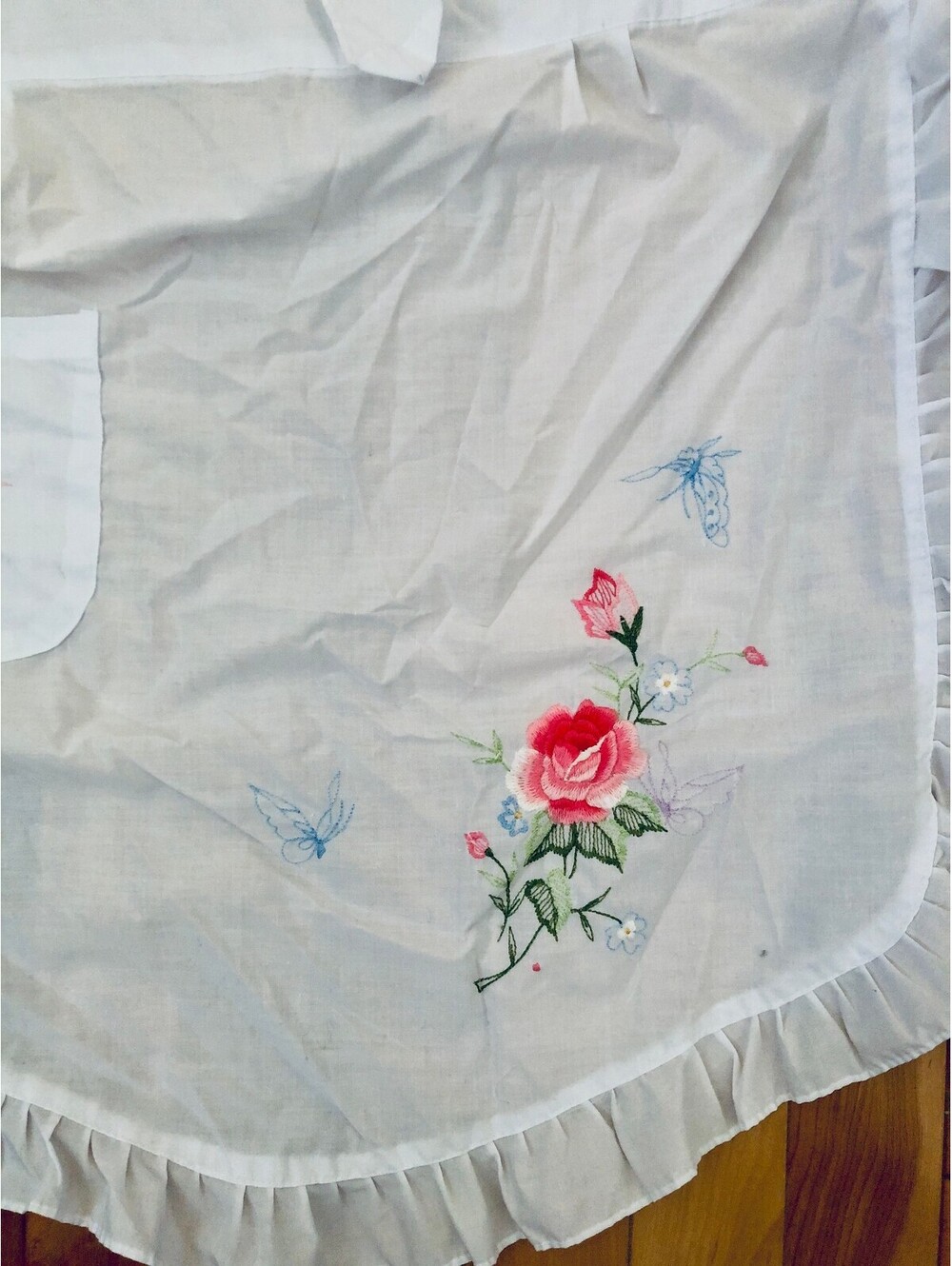 Vintage Embroidered Floral Apron Cottagecore Embroidery Flowers Birds Kitchen - Picture 2 of 3